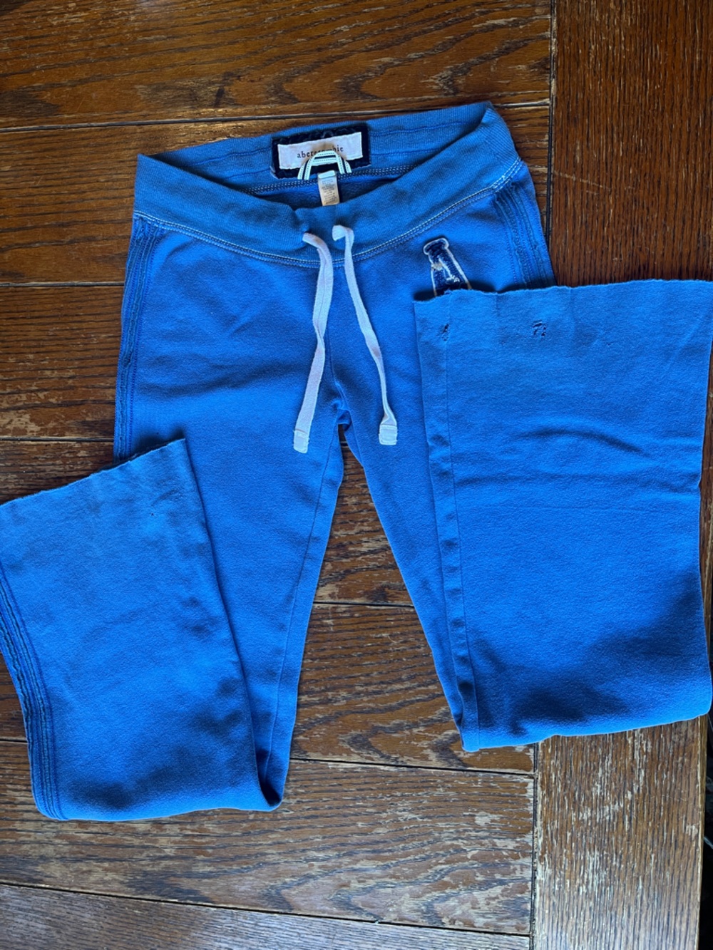 Kids Blue Abercrombie Drawstring Sweatpants, Medium.